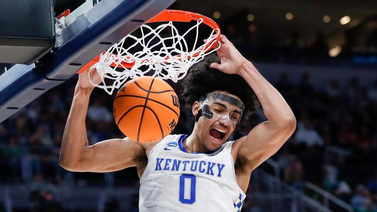 In a quest to improve his strength, Kentucky’s Jacob Toppin said he has added 5 to 10 pounds this offseason to a frame that was previously listed as 6-foot-9, 200 pounds.