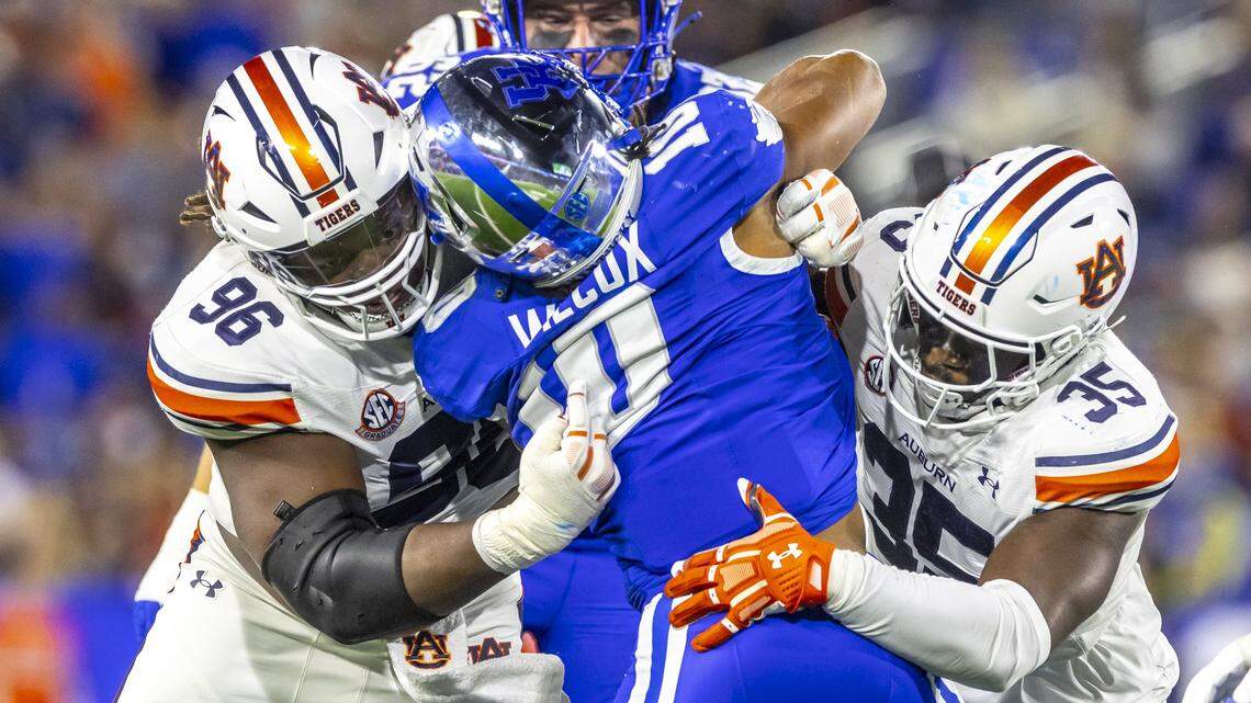 Kentucky football’s home woes continue as fast start proves to be fool’s gold vs. Auburn