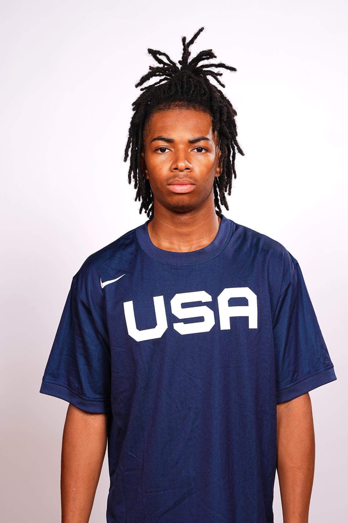 Class of 2026 college basketball recruit Deron Rippey Jr. is ranked as the top point guard prospect in the high school senior class.