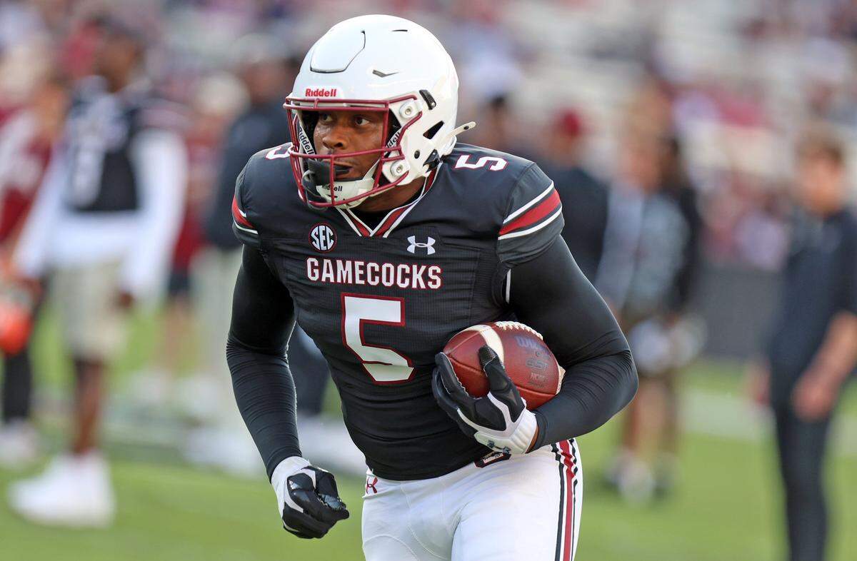 South Carolina's Jordan Dingle has made four catches for 63 yards so far in 2025. The former Kentucky tight end caught 43 passes for 615 yards and four touchdowns during the four seasons (2021-2024) he played for UK.