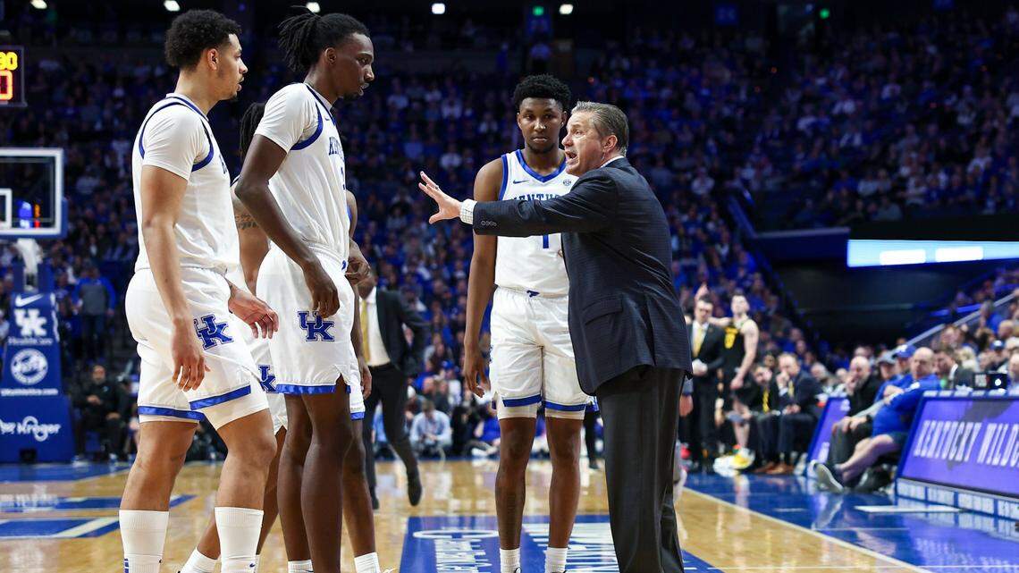 Calipari talks freshman Rob Dillingham, veteran leader Tre Mitchell, more after UK win