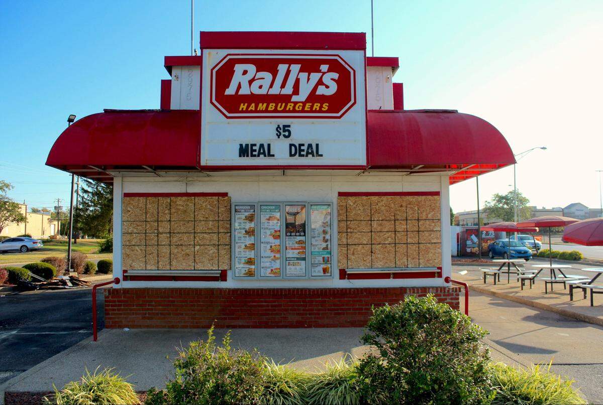 A kitchen fire left behind extensive damage at the Rally’s on Richmond Road in Lexington, Ky.
