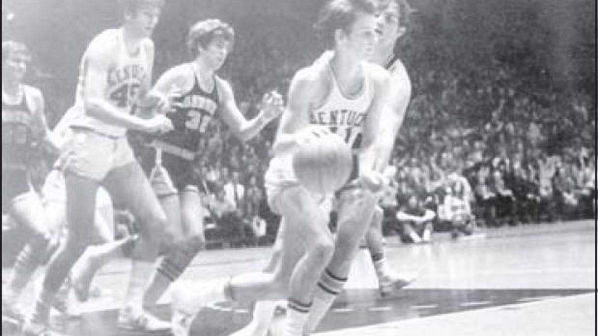 Jim Duff, here dribbling against Auburn in 1972, was one of the "Super Kittens" at UK, the freshman team that went undefeated at a time when freshmen couldn't join the varsity team.