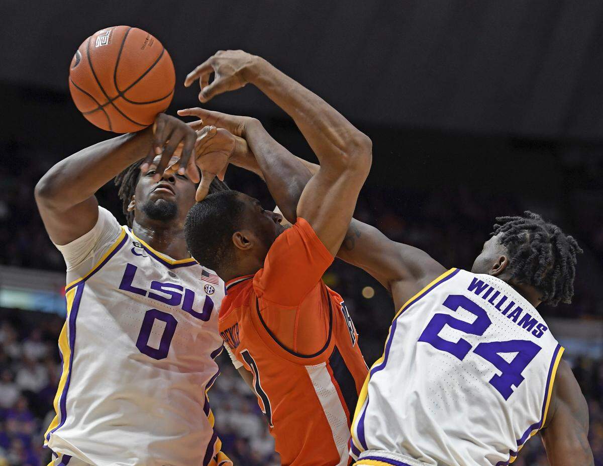 LSU forward Naz Reid (0) had 13 points and 10 rebounds in the Tigers’ 83-78 win over Auburn Saturday.