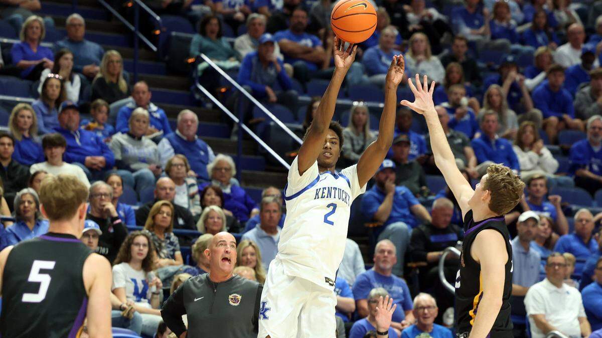 Kentucky basketball rolls again in final exhibition game. Cats beat Minnesota State by 31.