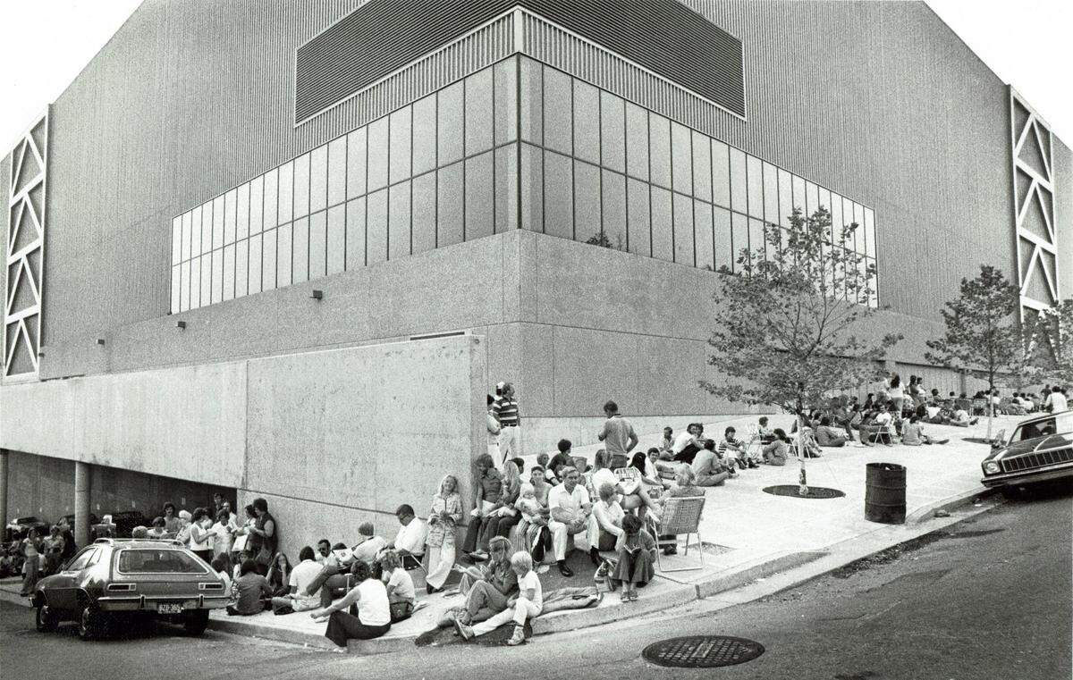 Several thousand fans waited in line on July 31, 1977, along High Street and down Patterson Street beside Rupp Arena to buy tickets to an Elvis Presley concert that never happened. The concert was scheduled for Aug. 23, and many fans began waiting in line July 29. The ticket office opened at 9 a.m. July 31, and by late that evening had sold 15,000 tickets. Upper arena seats cost $7.50. Elvis, though, died of a drug overdose on Aug. 16.