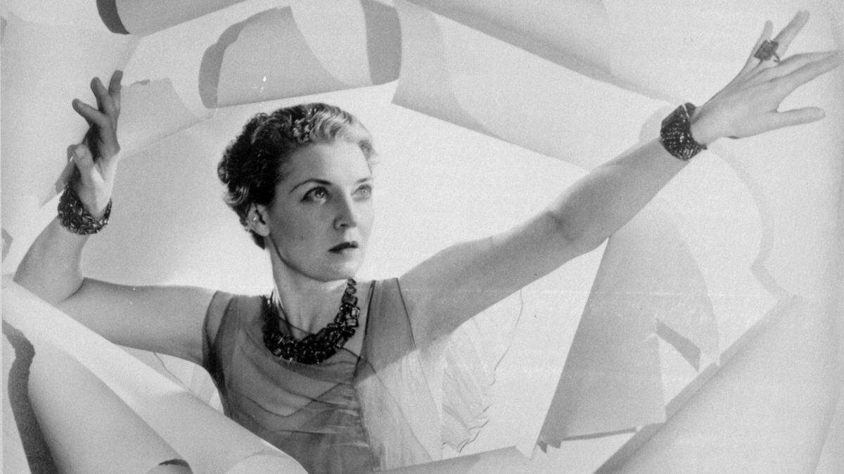 Mona Bismarck wearing Belperon jewelry from a 1936 photo.