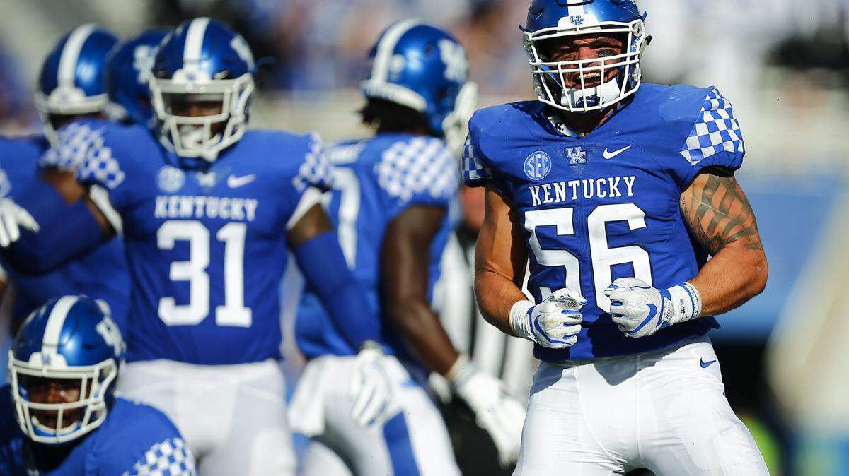 Kentucky linebacker Kash Daniel (56) celebrated a tackle during the Wildcats’ season-opening win over Central MIchigan last Saturday.