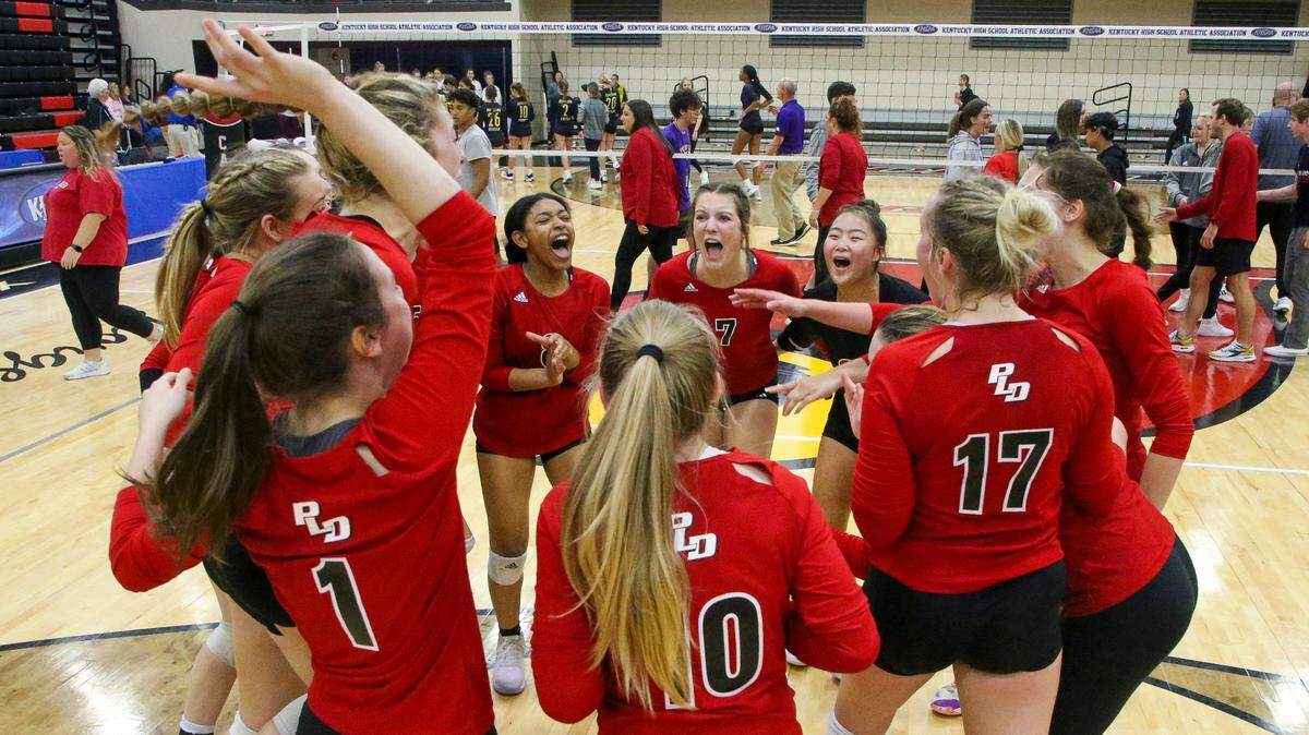 Paul Laurence Dunbar won the 11th Region and advanced to the state tournament championship match last season. The Bulldogs are ranked No. 3 in Kentucky to start this season.