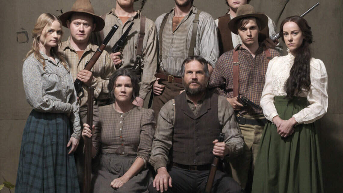 Hatfield And Mccoy Actors 60 Photos - Moonagedaydream.film