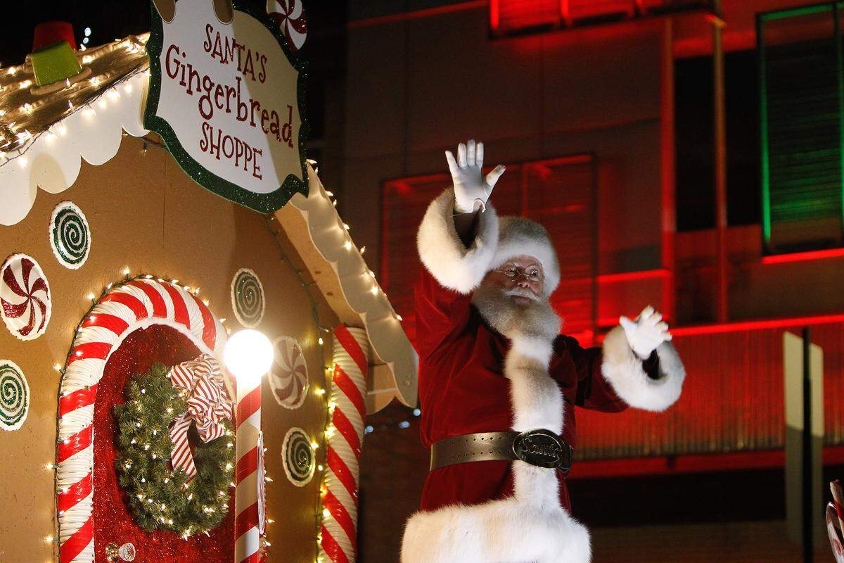 Santa will make his way down Lexington’s Main Street Saturday at 11 a.m.