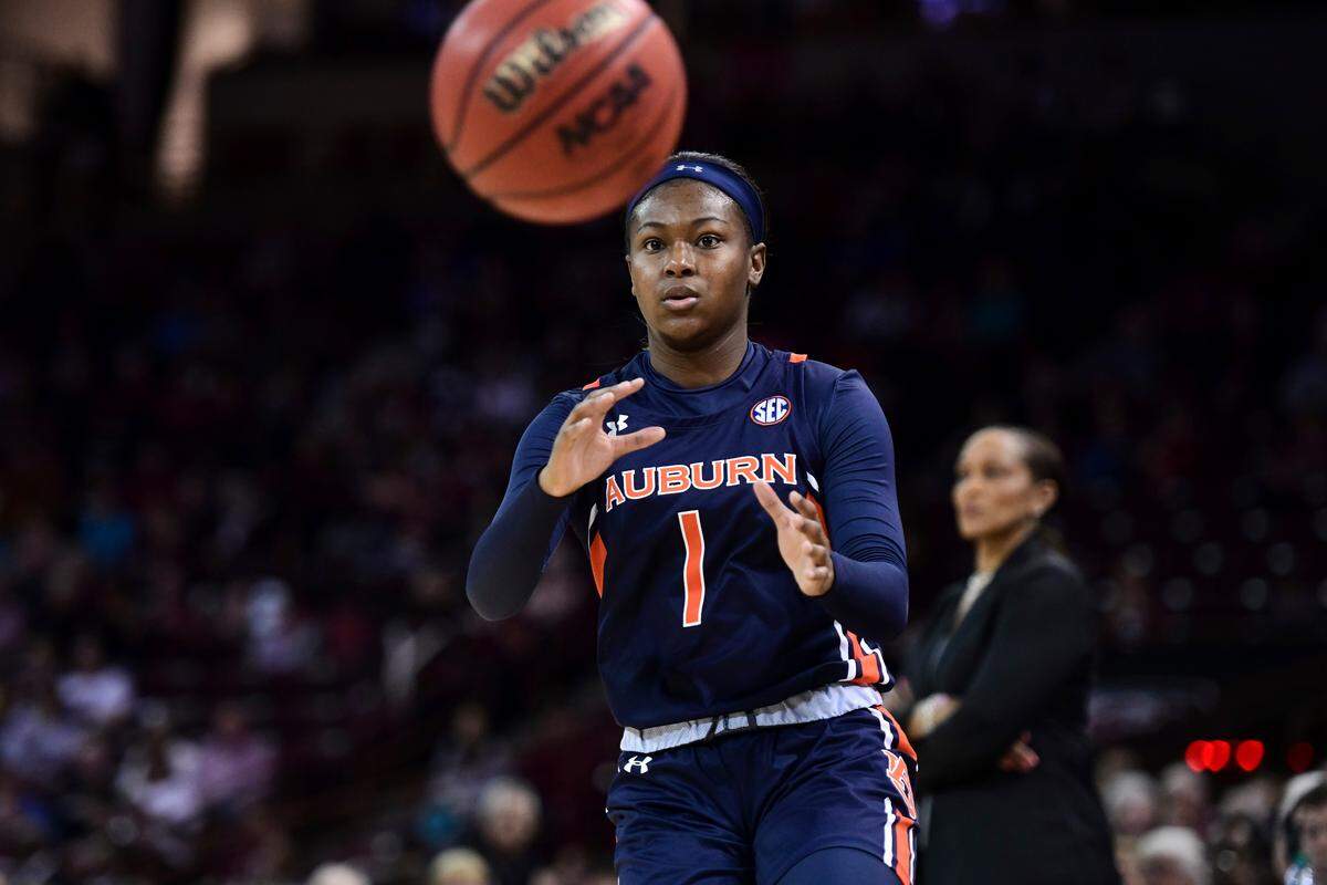 Robyn Benton averaged 10.1 points per game at Auburn as a sophomore this past season. She will have two seasons of eligibility after sitting out next season at Kentucky.