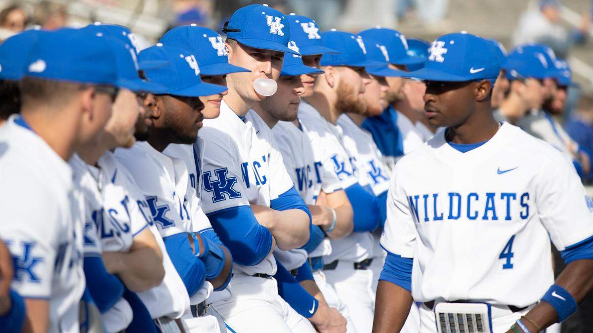 Kentucky visited Louisville for a midweek non-conference game on Tuesday night.