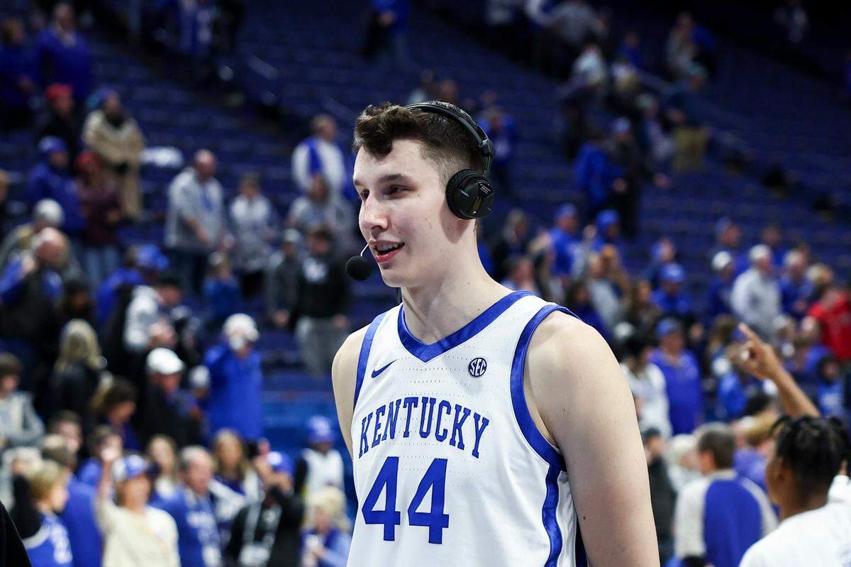Kentucky’s Zvonimir Ivisic (44) spoke with the SEC Network after his smashing debut performance in UK’s 105-96 win over Georgia on Saturday. After being cleared to play by the NCAA earlier in the day, the 7-foot-2, 234-pound Croatia native scored 13 points and had five rebounds, two assists, three blocks and two steals in 16 minutes. “Big Z” hit 5 of 7 field goals and 3 of 4 3-point tries.