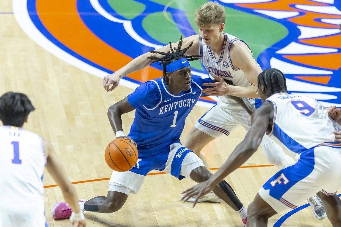Kentucky guard Denzel Aberdeen (1) had 19 points and four assists against his former team when UK lost 92-83 at Florida on Valentine’s Day. Aberdeen and the Cats will get another shot at the No. 5 Gators on Saturday at Rupp Arena in what will be Senior Day for UK.