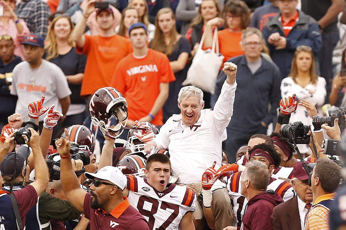 In his final regular-season game as Virginia Tech head man, Frank Beamer was carried off the field by his players after the Hokies beat archrvial Virginia 23-20 on Nov. 28, 2015. A College Football Hall of Famer, Beamer was head coach at Murray State from 1981 through 1986.