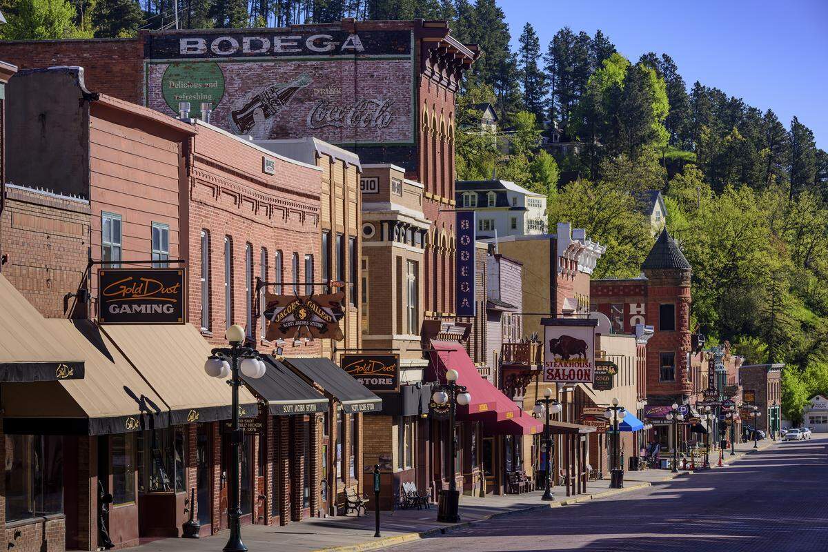 Walk in the footsteps of historic Old West legends like Wild Bill Hickok, Calamity Jane and Seth Bullock. This 1870s gold rush town became a National Historic Landmark in 1961. Today, it teems with Black Hills entertainment and things to do including concerts, casinos, museums, historic sites, spas and parades. The race for gold raised a mountain town to its feet for a colorful traipse through history. Grit, determination, and legendary characters, entrenched this landmark city in the lore of the American West.