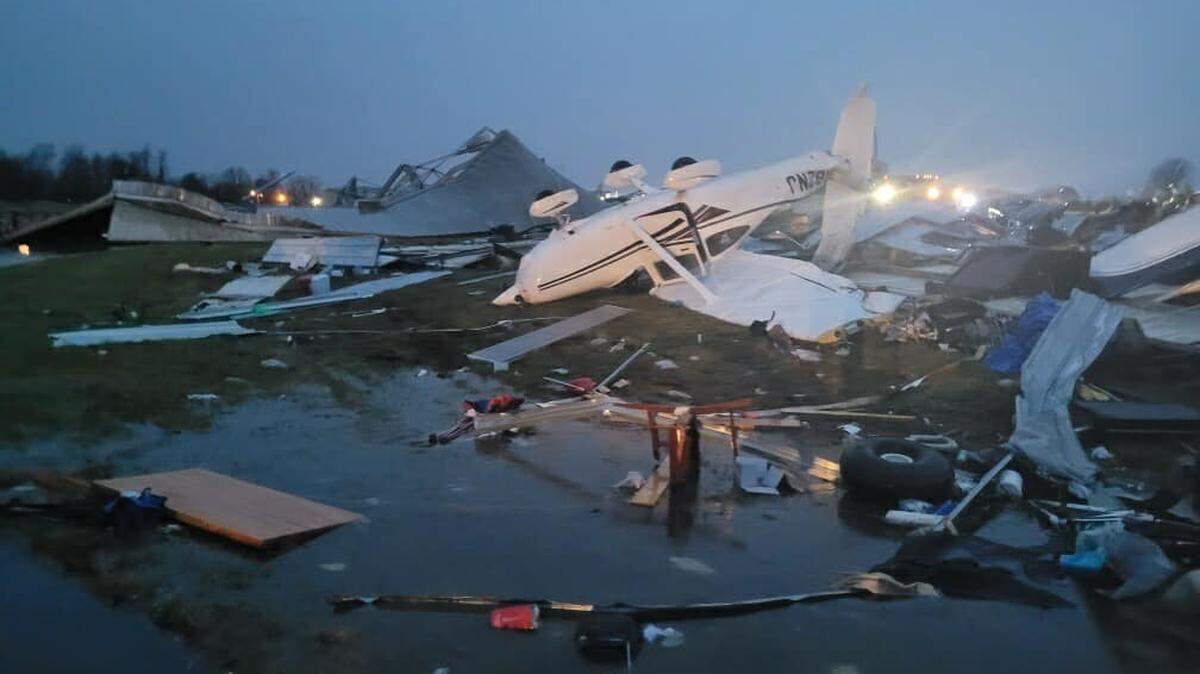 Tornado destroys planes and hangars at Danville-Boyle County Airport