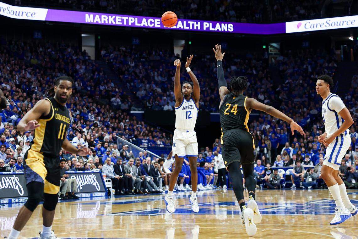 Antonio Reeves (12) led Kentucky with 21 points in its Friday night victory over Texas A&M-Commerce.