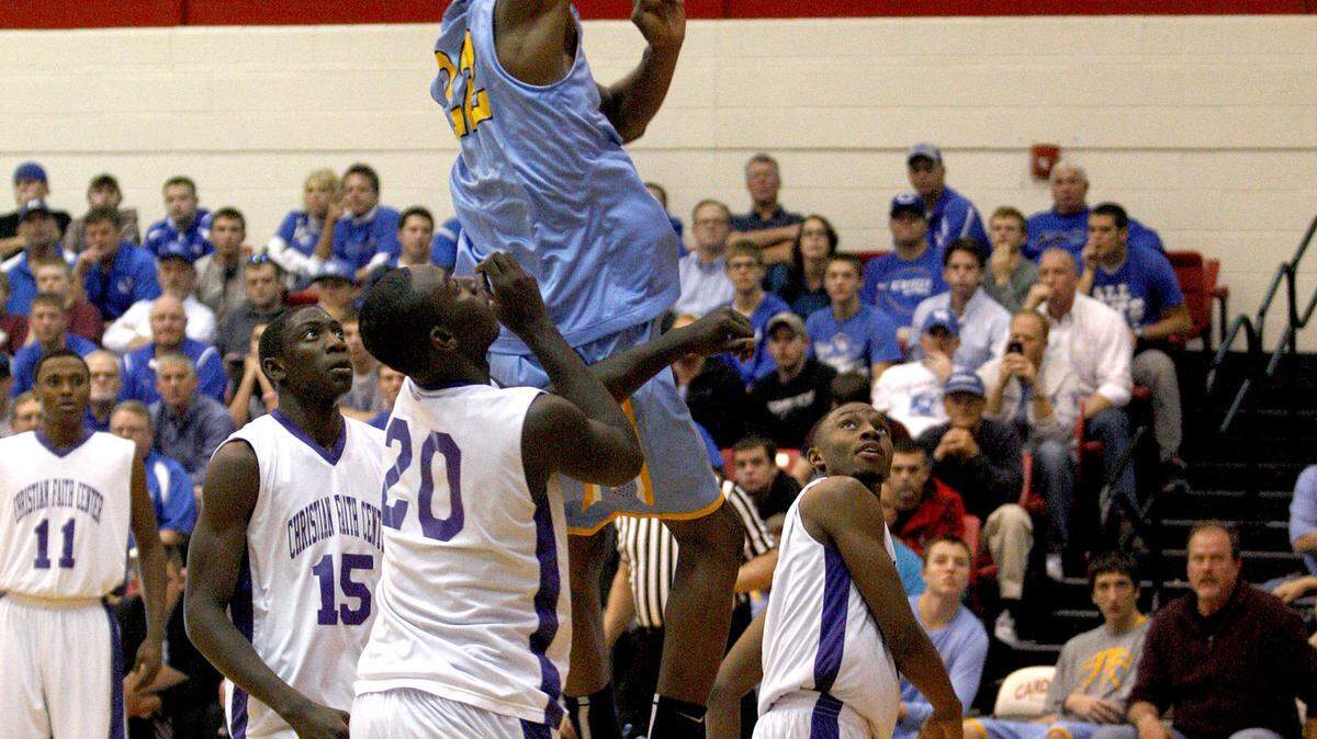 Andrew Wiggins delivered an emphatic dunk at Scott County High School. Wiggins, the top recruit in the country, was in town as his Huntington Prep team played Christian Faith Center Academy. 