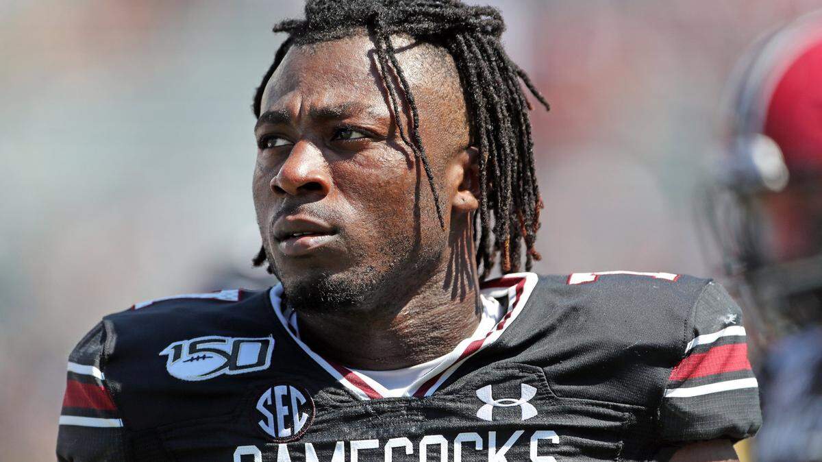 South Carolina football player ejected from Kentucky game following illegal hit
