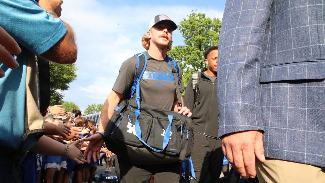 Why did Brock Vandagriff, Jamon Dumas-Johnson transfer from Georgia football to Kentucky?