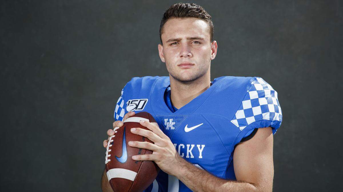 Kentucky quarterback Nik Scalzo is transferring. He never played for UK in two seasons due to knee injuries.