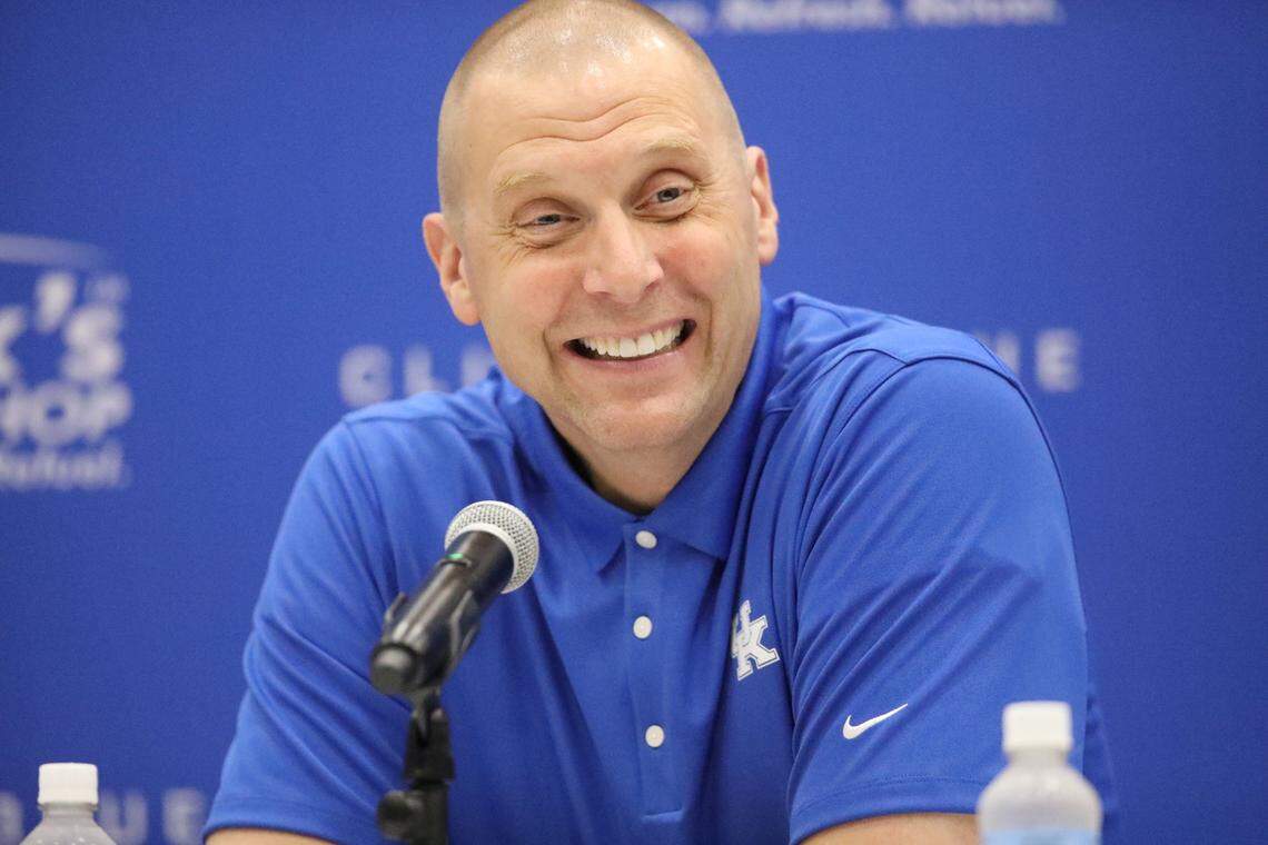 Kentucky men’s basketball coach Mark Pope is hosting a pair of five-star recruits for official visits this weekend.
