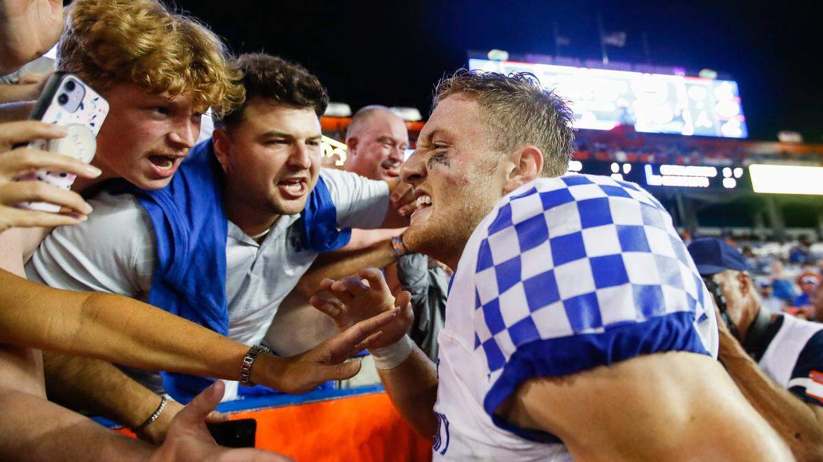 Where Kentucky football is ranked in top 25 polls after upset win at Florida