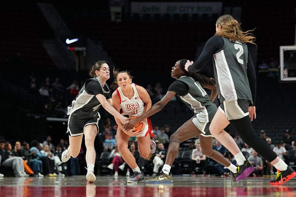 Kentucky signee Maddyn Greenway (11) of Team USA moves drove during Saturday’s Nike Hoop Summit in Portland, Oregon. Greenway finished with 11 points and four steals as Team USA blasted Team World 104-77. 