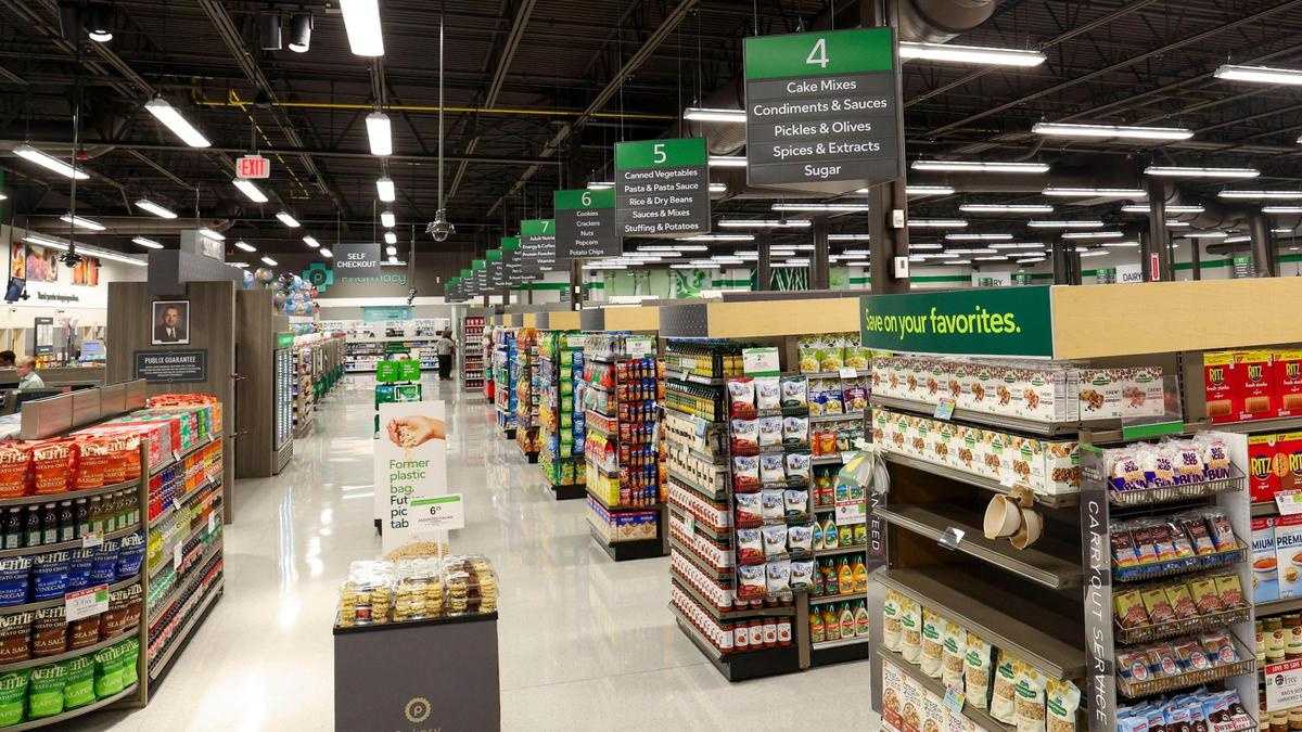 Shopping aisles inside Publix Super Market during a sneak peek of Lexington’s first Publix grocery store, March 3, 2025 in Lexington, Ky. The supermarket has 16 aisles at the new Publix Super Market at 1952 Stockton Way in the Citation Point shopping center. The store will be open 7 a.m. to 10 p.m. daily.