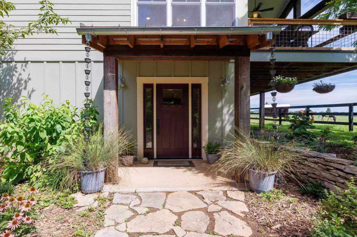 The front doorway at 4351 Bethel Road. 