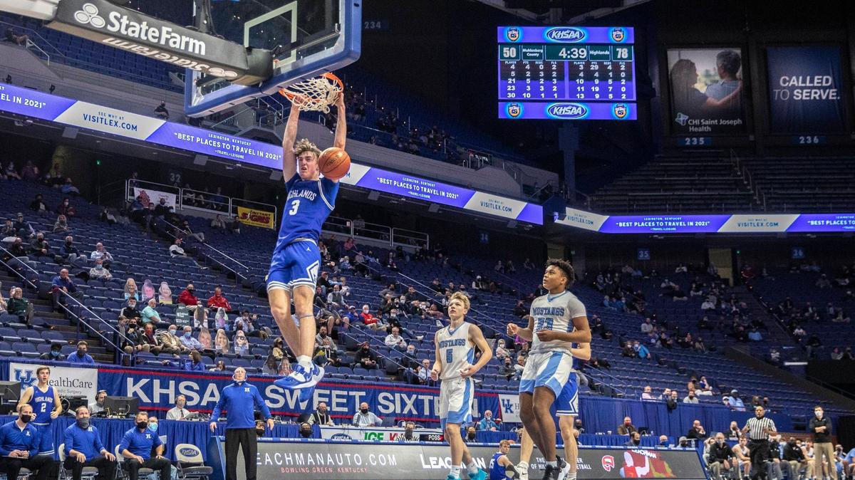 Highlands’ Sam Vinson (3) dunks the ball during a game between Muhlenberg County and Highlands at the KHSAA BoysÕ Sweet 16 at Rupp Arena in Lexington, Ky., on Thursday, April 1, 2021.