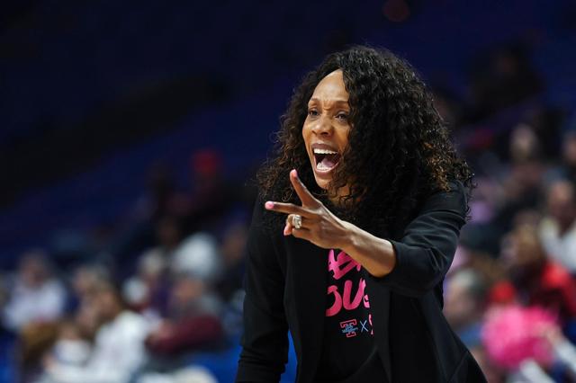 Coach Kyra Elzy’s Wildcats tied their worst losing streak of the season with their fifth straight loss Sunday.