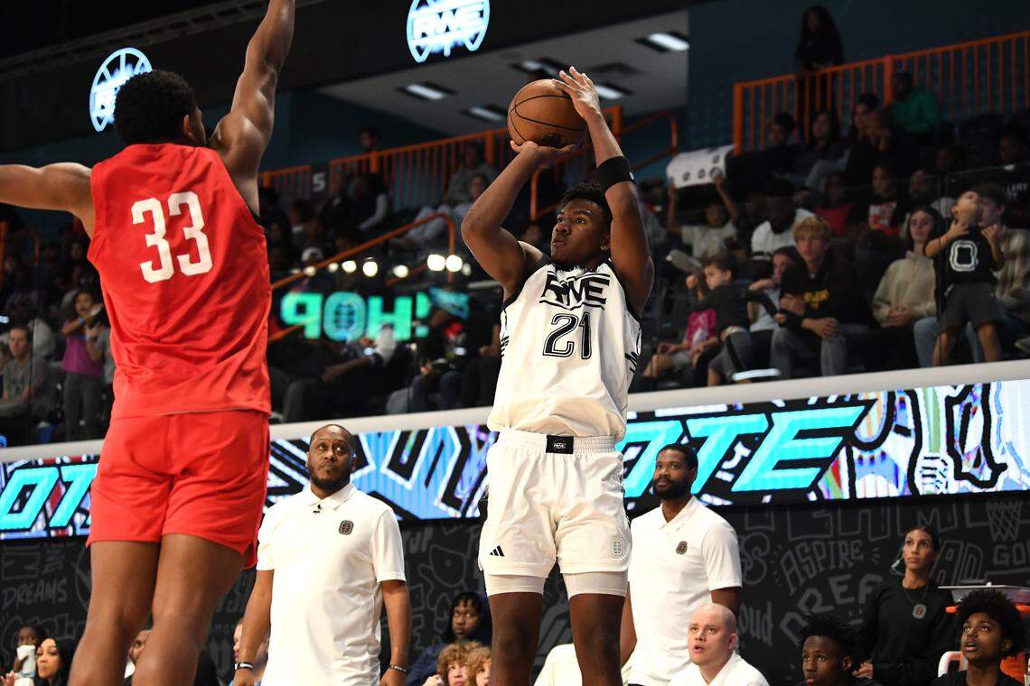 Class of 2024 basketball recruit Karter Knox is a younger brother of former Kentucky star Kevin Knox.