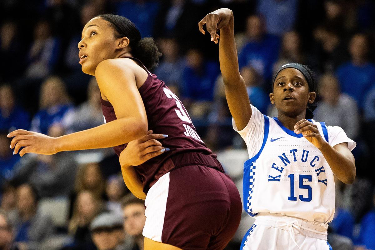 Chasity Patterson (15) came off the bench to score nine points for Kentucky against Texas A&M.