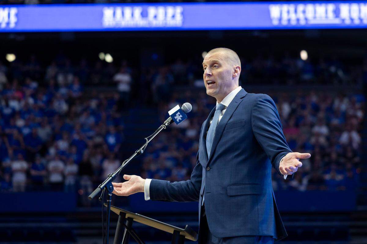 Kentucky’s Mark Pope is part of a changing of the guard in recent seasons in the head coaches at men’s college basketball blue bloods.