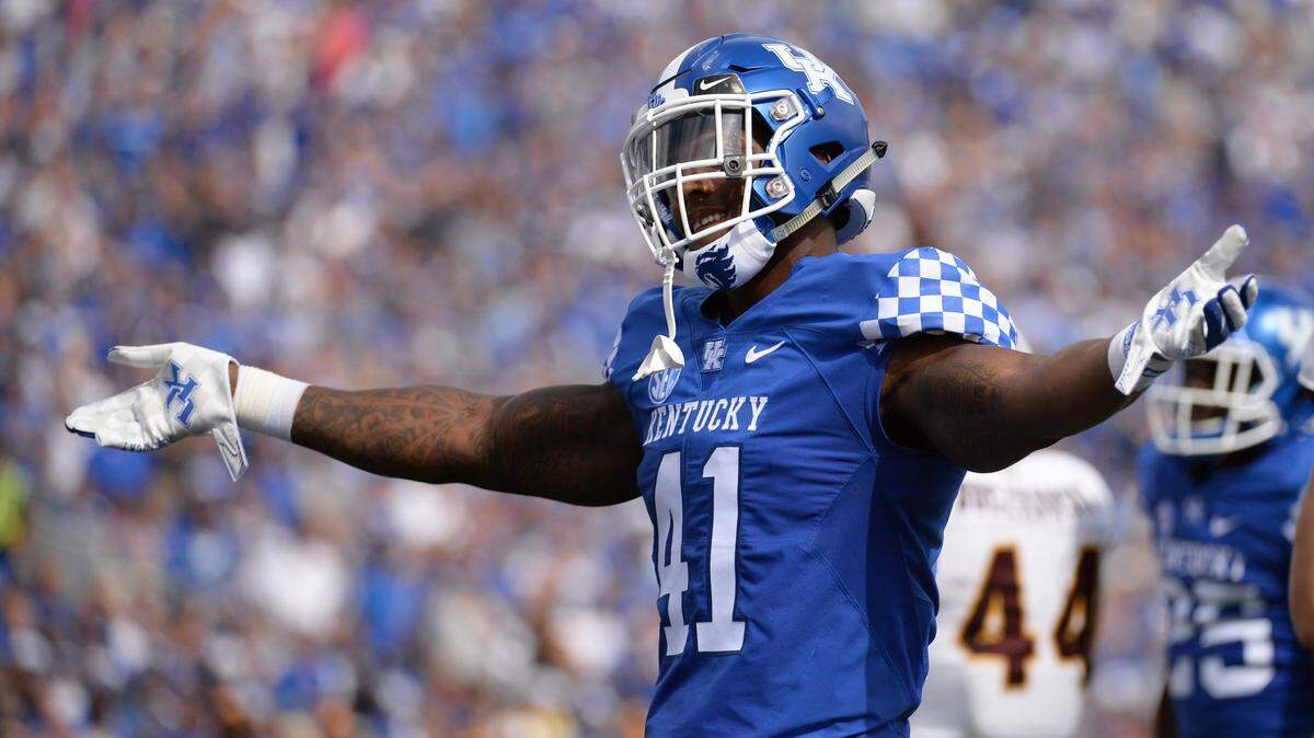Kentucky’s Josh Allen fired up the crowd during the first quarter against Central Michigan