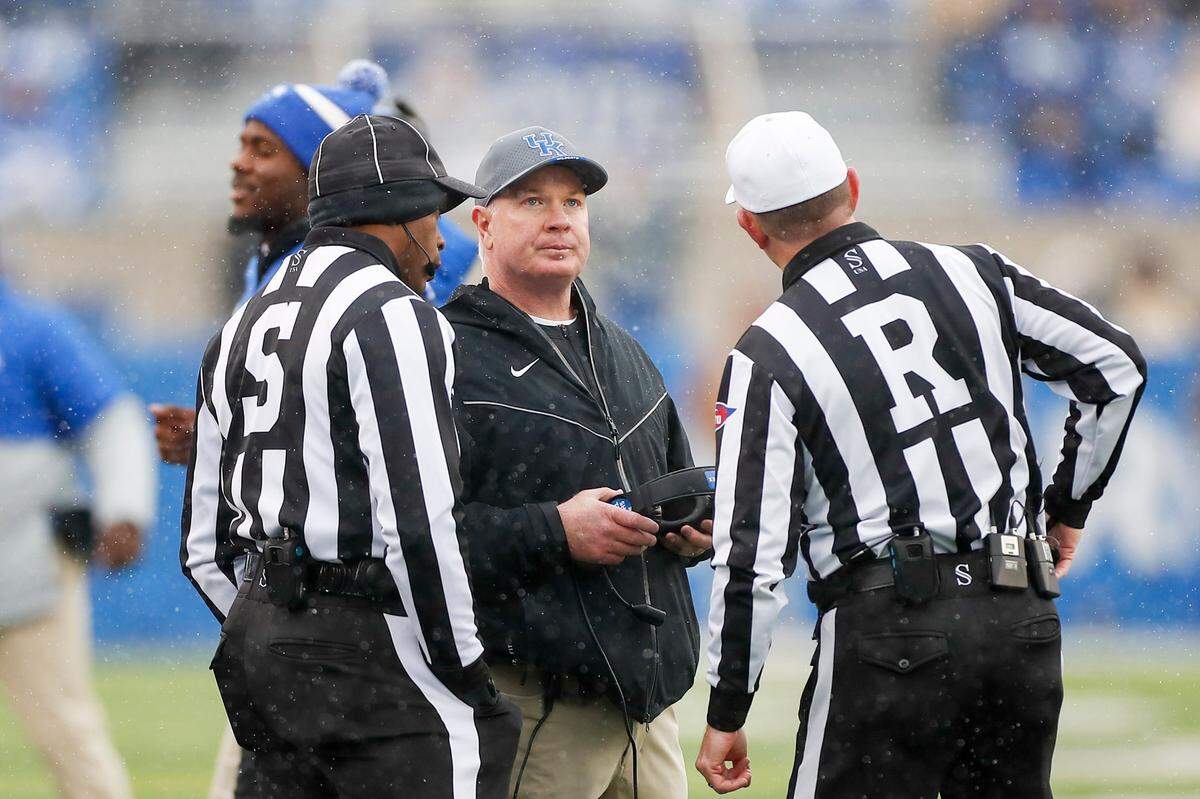 Kentucky Coach Mark Stoops said after Saturday’s dispiriting loss to last-place Vanderbilt that the “bottom line is we didn’t do the things we talked about all week.”