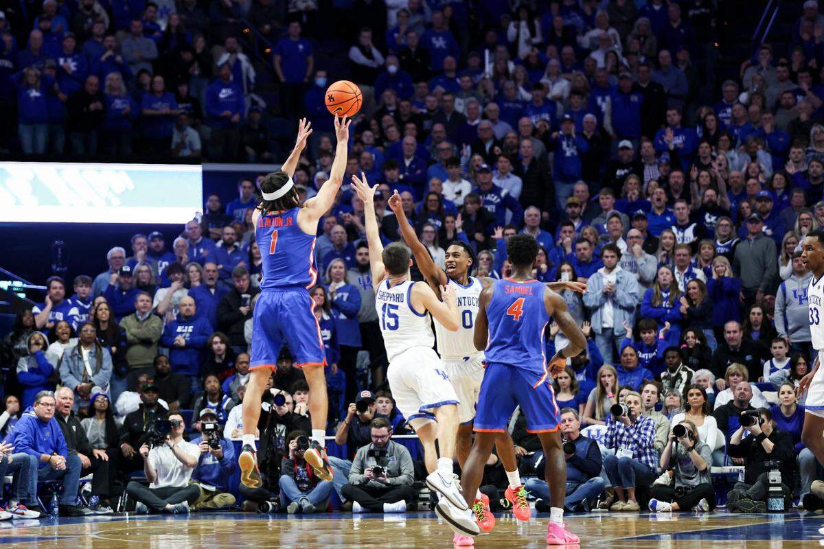 Florida guard Walter Clayton Jr. (1) drained this 3-point attempt to tie the game at 84 at the end of regulation and then hit the go-ahead trey in overtime to lead the Gators to a 94-91 win over Kentucky in Rupp Arena last season.