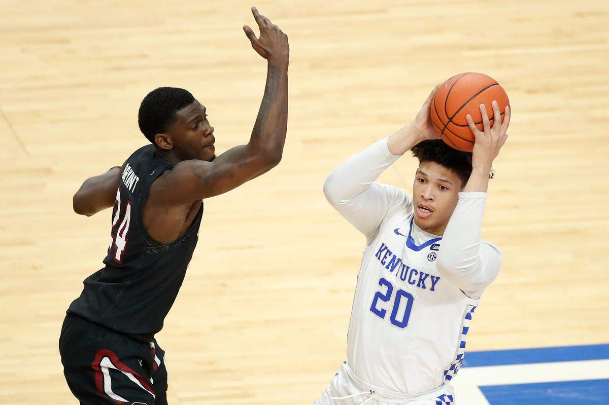 Zan Payne (20) is the son of former UK associate coach Kenny Payne, who is now an assistant coach with the New York Knicks. “I went from seeing him every day to not seeing him except, like, once every six months now,” the younger Payne said.