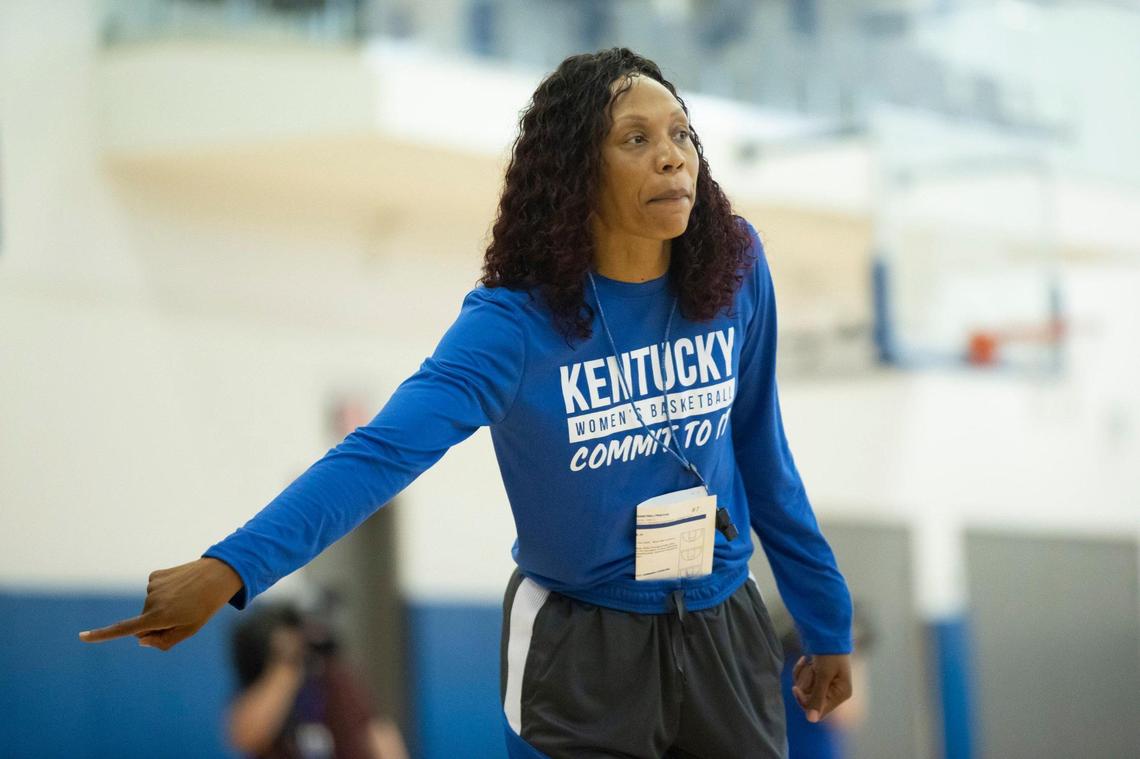 Kentucky Coach Kyra Elzy will have 10 newcomers on a roster of 15 players in 2022-23.