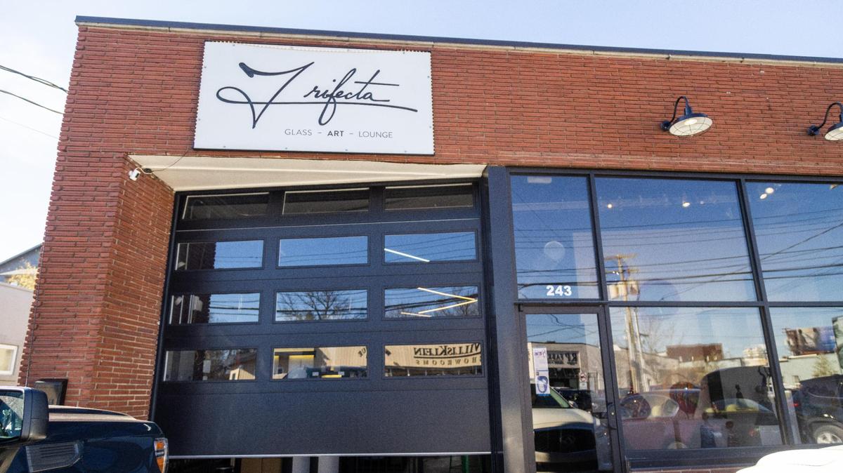 Trifecta Glass Art Lounge features glassblowing demonstrations and classes as well as an art gallery. There is also lounge bar serving craft cocktails.