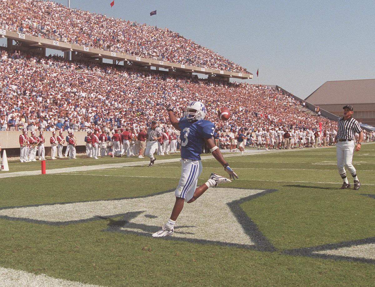 Craig Yeast caught 28 touchdown passes in his University of Kentucky career (1994-98). No player who has ever played for UK has caught more.