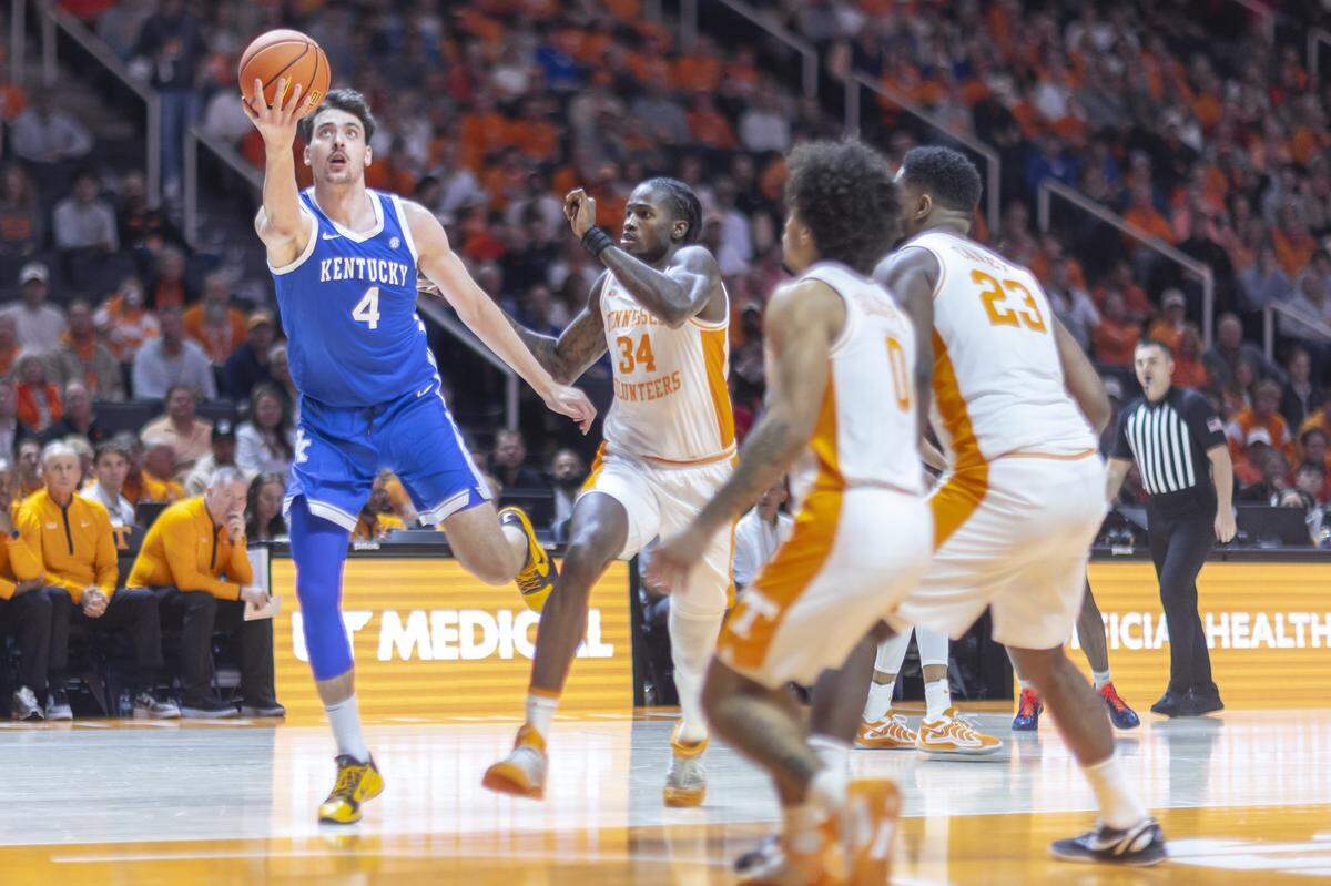 Kentucky forward Andrija Jelavic (4) had five points, a rebound and an assist in UK’s 80-78 win over Tennessee in Knoxville last month.