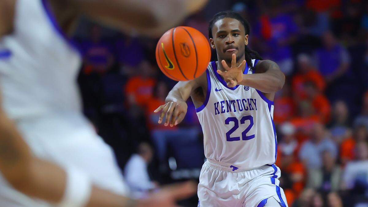 Florida fans removed from courtside seats after in-game incident with UK’s Cason Wallace