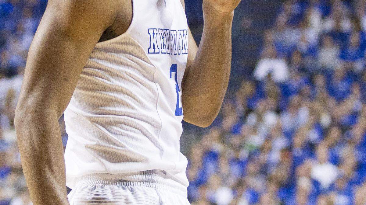 Kentucky guard Aaron Harrison reacted to a call Saturday.