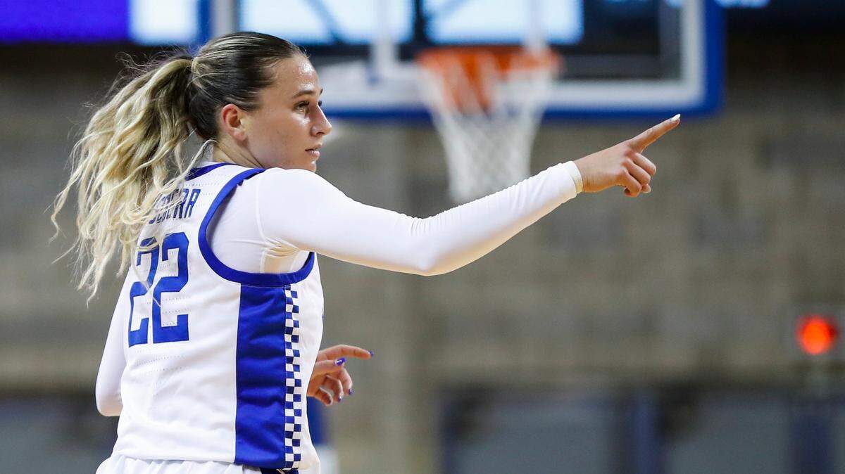 Kentucky Coach Kyra Elzy said Oregon transfer Maddie Scherr brings an “it” factor to the Wildcats this season. “Her competitive spirit is different.”
