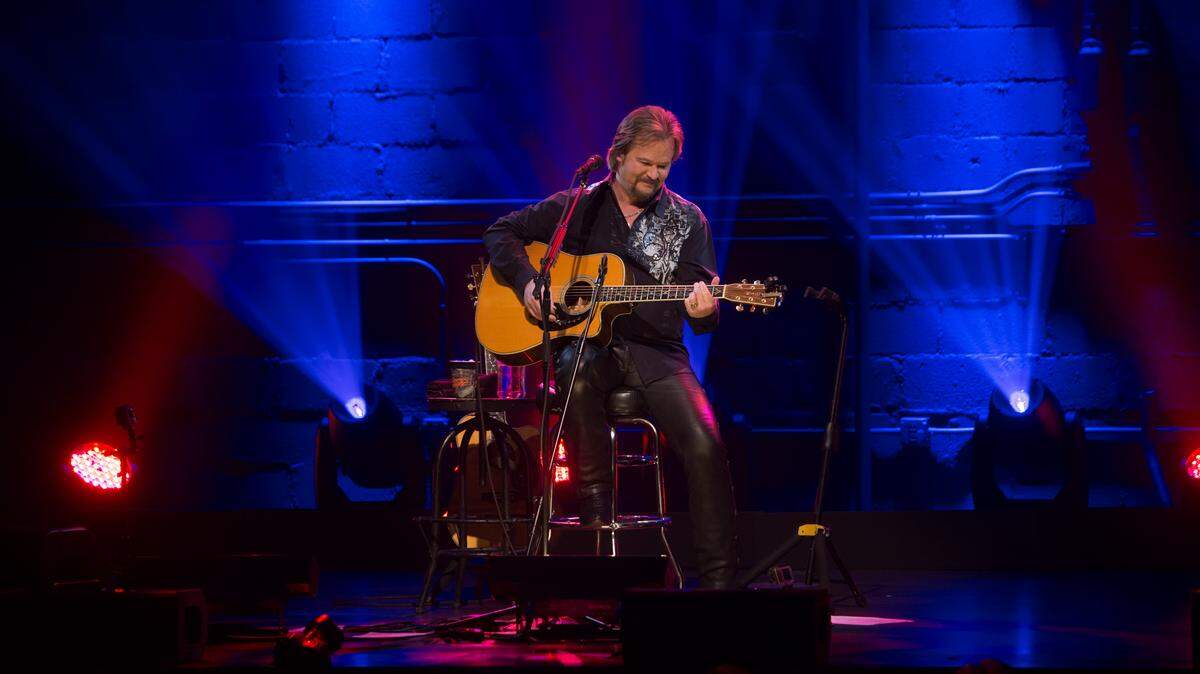 Country’s Travis Tritt will bring his solo acoustic act to the Lexington Opera House on March 3.