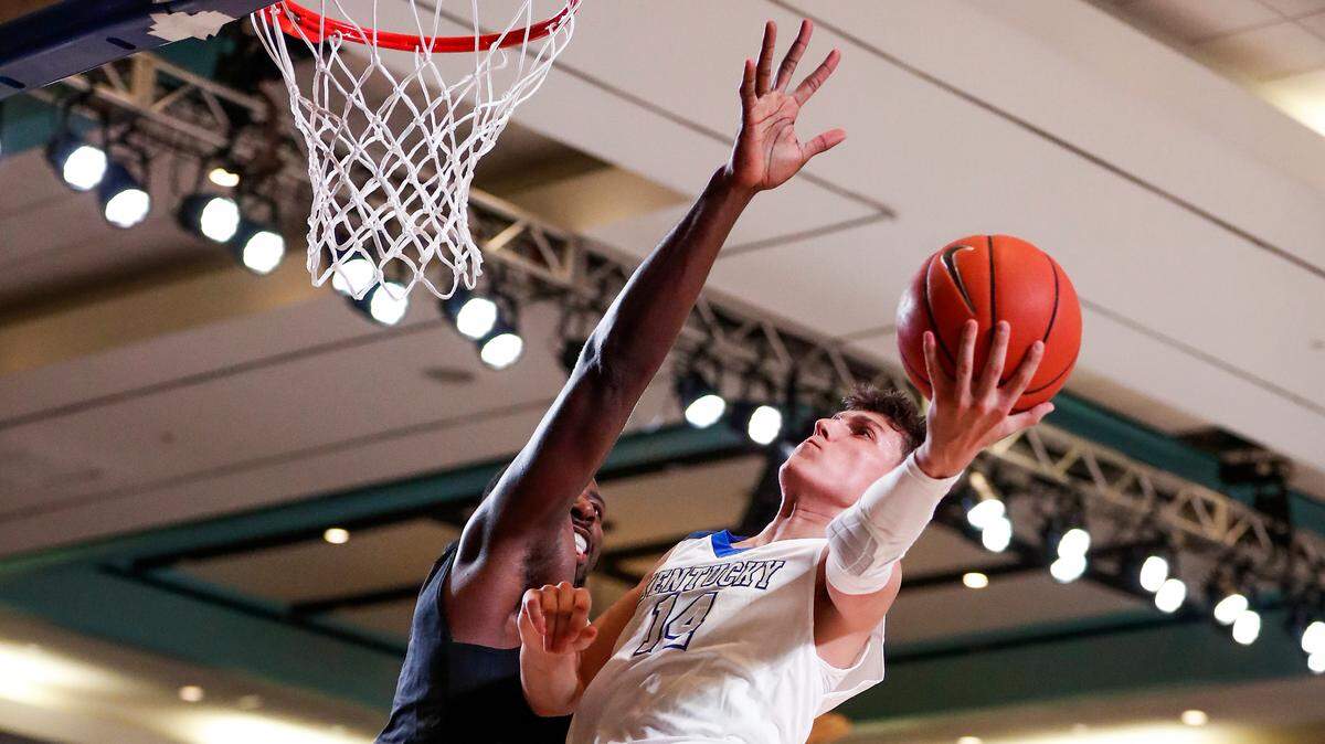 Kentucky freshman Tyler Herro sank a layup and was fouled on a drive to the basket in the first half against Team Toronto on Sunday.